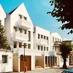 Friedrich und Franz by FeWoZauber, 8 Pers, Zentral, 250m Strand, Tiefgarage, Design Architektur